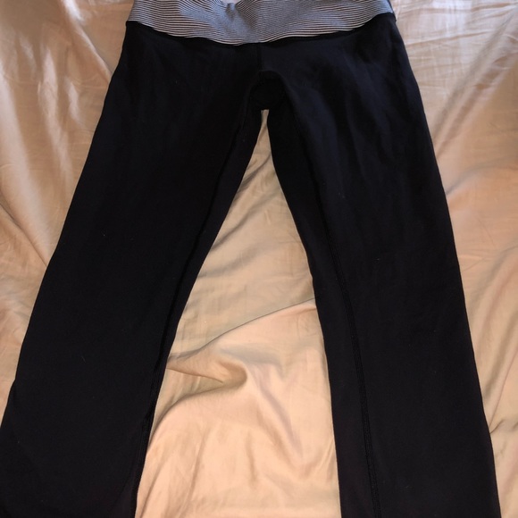 Lululemon workout pants. - Picture 2 of 5